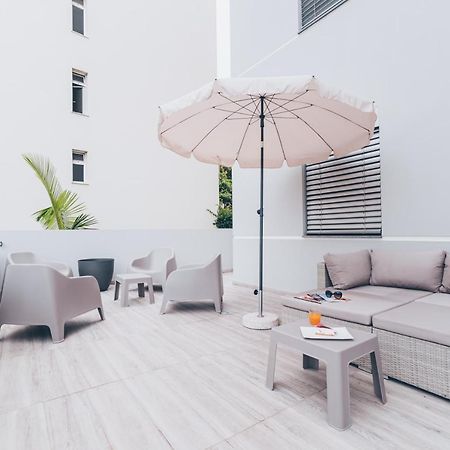 Elephant 2Br Apartment With Terrace, Side Sea View And Pool Access フンシャル エクステリア 写真