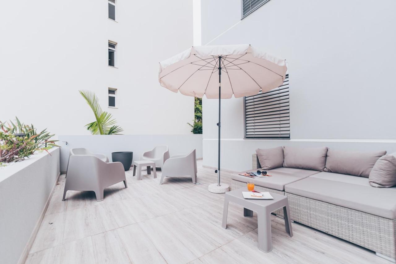 Elephant 2Br Apartment With Terrace, Side Sea View And Pool Access フンシャル エクステリア 写真