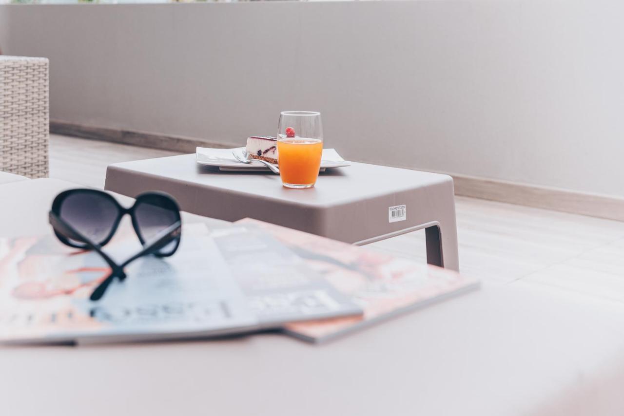 Elephant 2Br Apartment With Terrace, Side Sea View And Pool Access フンシャル エクステリア 写真