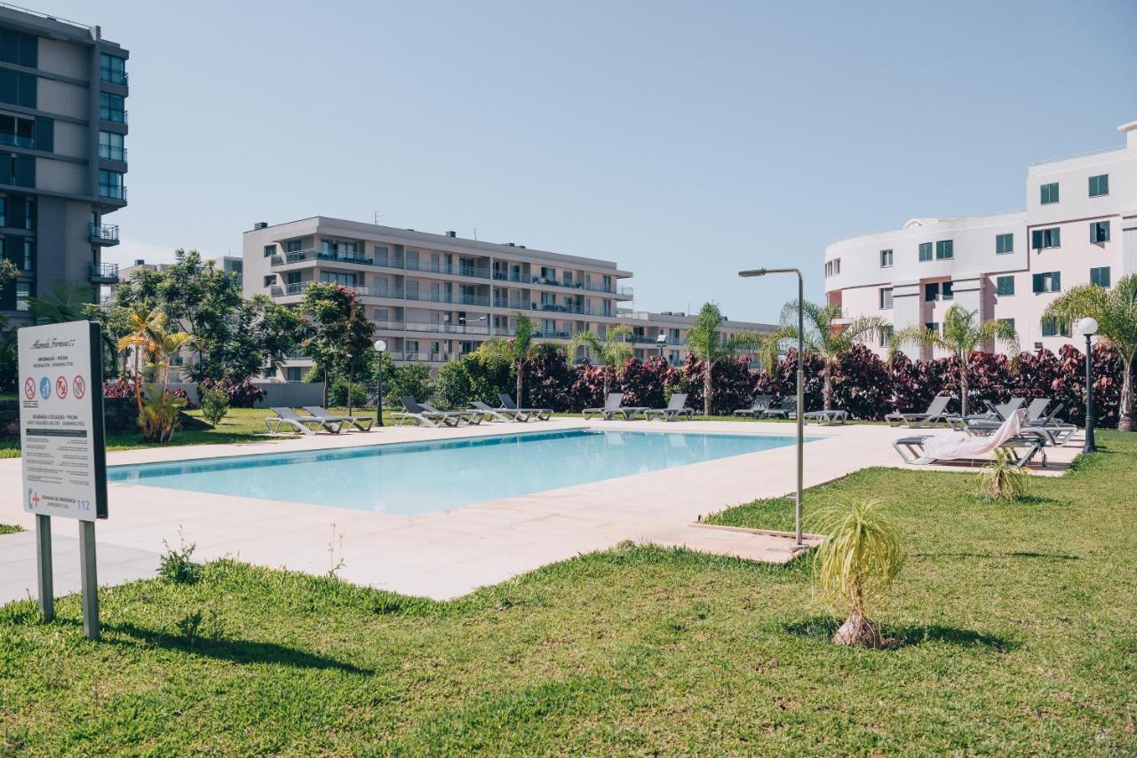 Elephant 2Br Apartment With Terrace, Side Sea View And Pool Access フンシャル エクステリア 写真