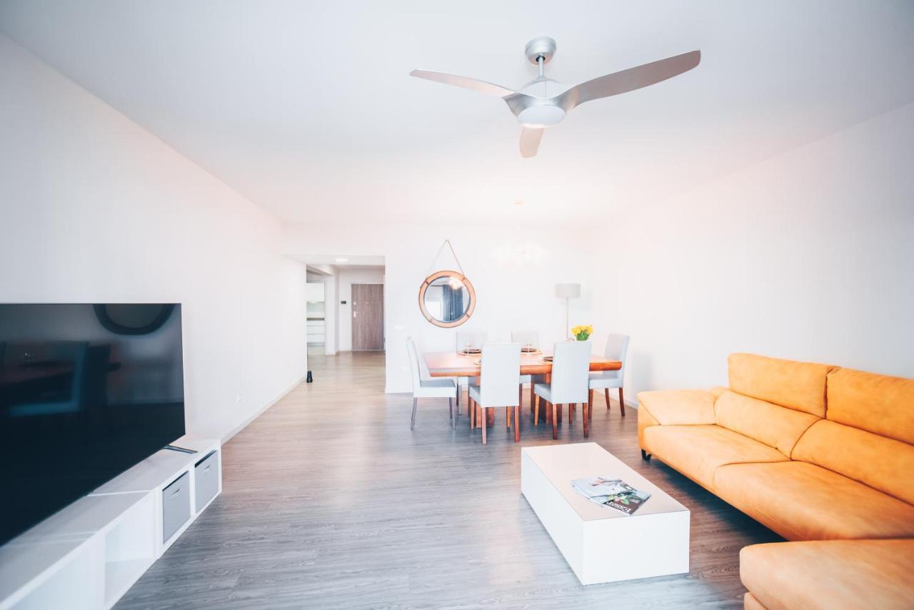 Elephant 2Br Apartment With Terrace, Side Sea View And Pool Access フンシャル エクステリア 写真